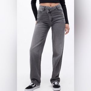 Brand: Pacsun
Size: 26
Color: Grey